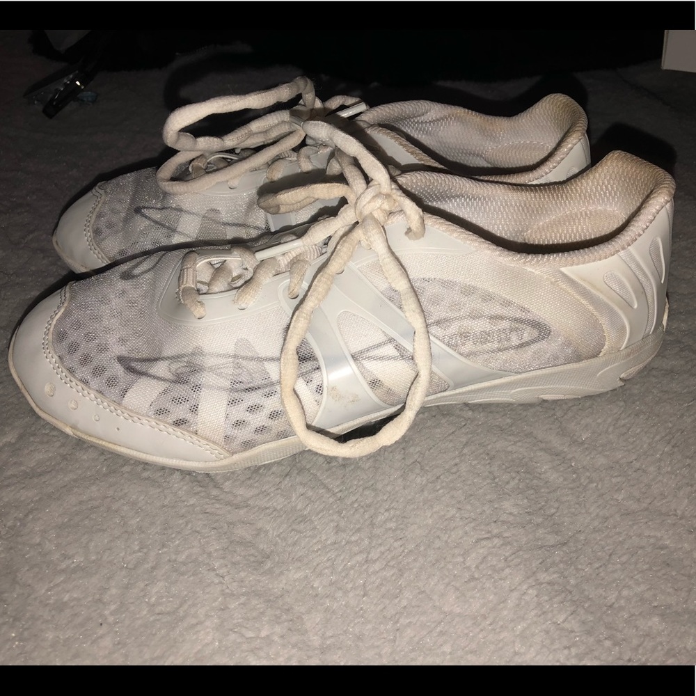 nfinity cheer shoes